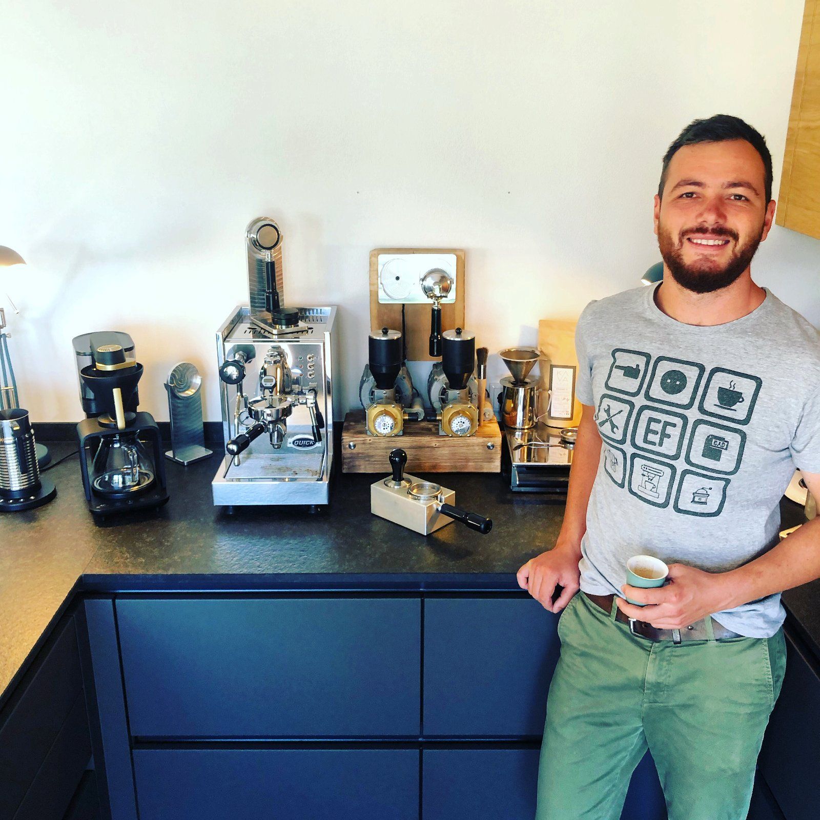 Möbelhersteller Vertrieb: Lead-Gen, Partnerkanäle und Angebots-Disziplin thumbnail